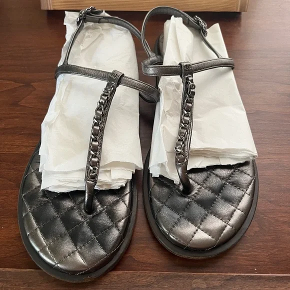 CHANEL Black Quilted Sandals Slip-On Comfort - Picture 1 of 10